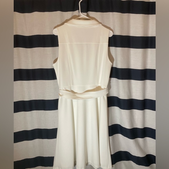 V-necked White Tommy Hilfiger dress - Picture 2 of 3